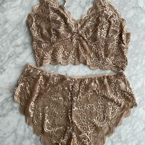 Brand New Plus Size Floral lingerie Set